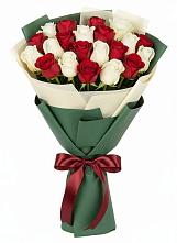 Букет Микс из красных и белых роз в Андрее-Кургане