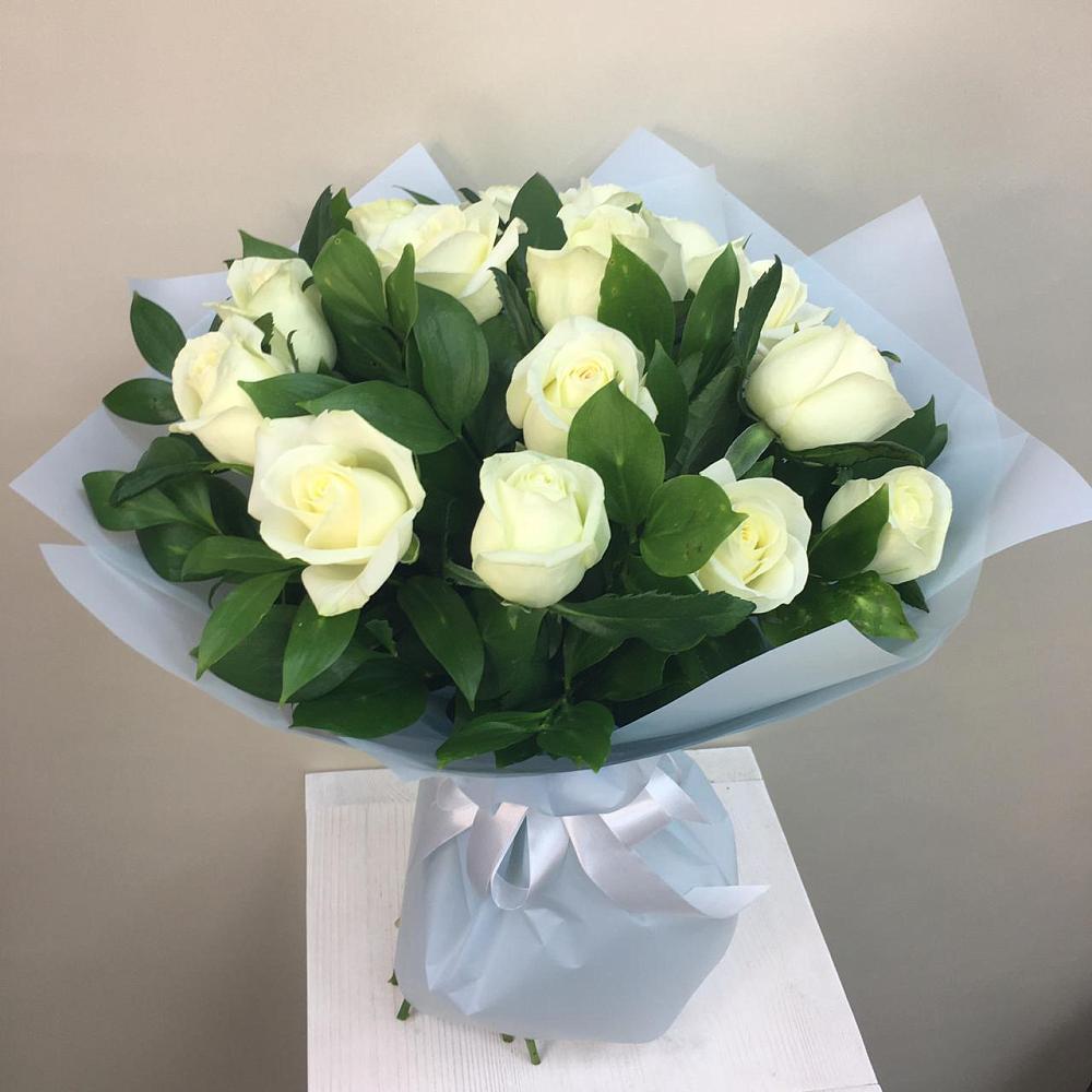 Букет 15 Белых роз Проуд в Андрее-Кургане