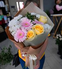 Букет цветов из:  Герберы, Розы и Хризантемы в Андрее-Кургане