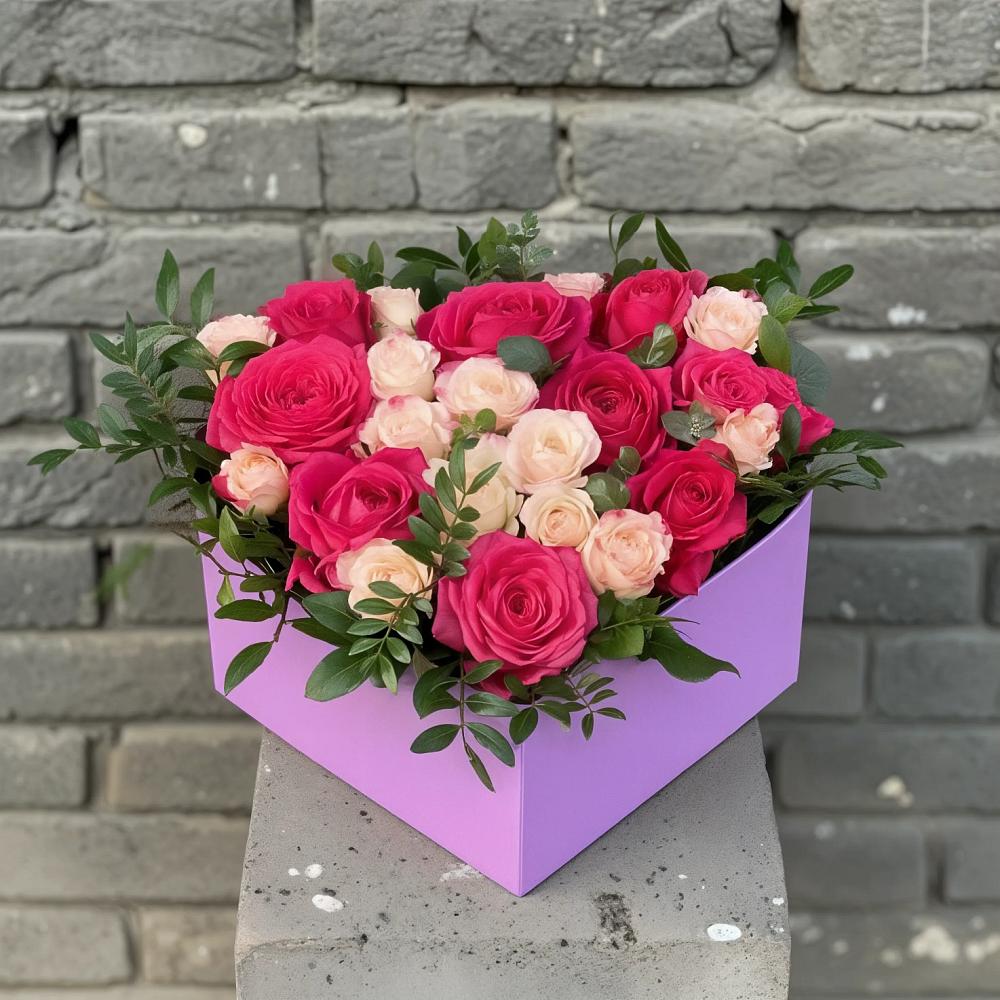 Цветочная композиция из Розы в коробке в Андрее-Кургане