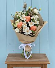 Букет цветов из:  Альстромерии, Лизиантусы, Розы и Хризантемы #REPLACE_PRED# Андрее-Кургане