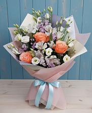 Букет цветов из:  Лизиантусы, Розы, Альстромерии и Гипсофила в Андрее-Кургане