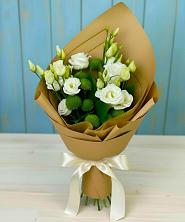 Букет цветов из:  Хризантемы и Лизиантусы в Андрее-Кургане