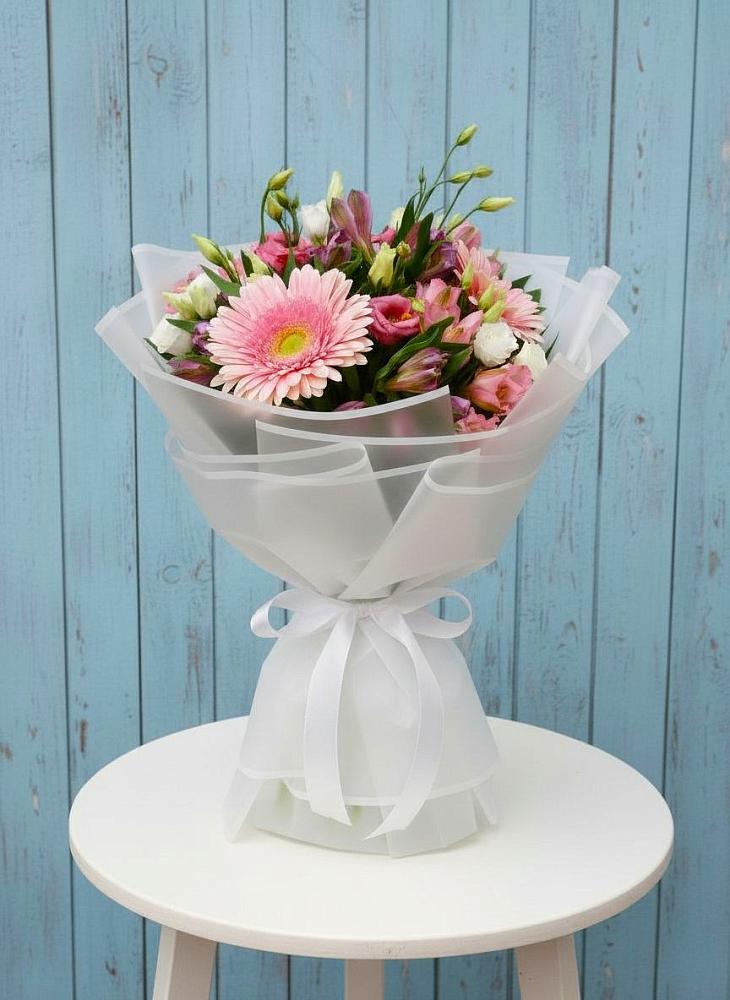 Букет цветов из: Герберы, Альстромерии и Лизиантусы в Андрее-Кургане