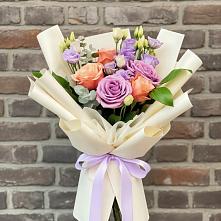 Букет цветов из:  Лизиантусы и Розы в Андрее-Кургане