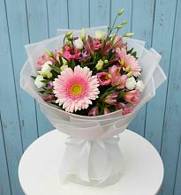 Букет цветов из:  Герберы, Альстромерии и Лизиантусы #REPLACE_PRED# Андрее-Кургане