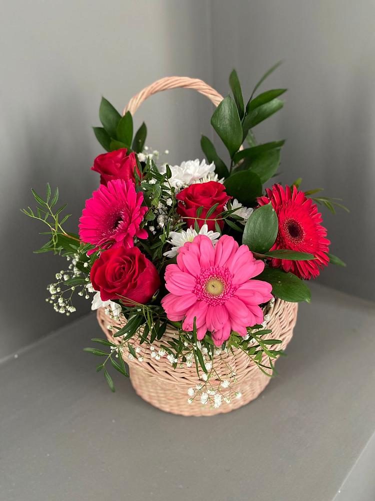 Цветочная композиция из Розы, Хризантемы и Герберы в корзине в Андрее-Кургане