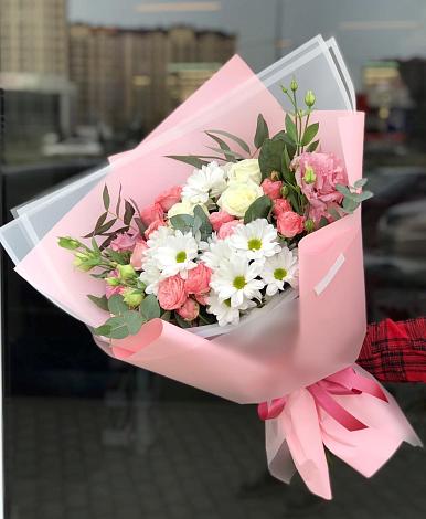 Букет цветов из: Розы, Лизиантусы и Хризантемы в Андрее-Кургане