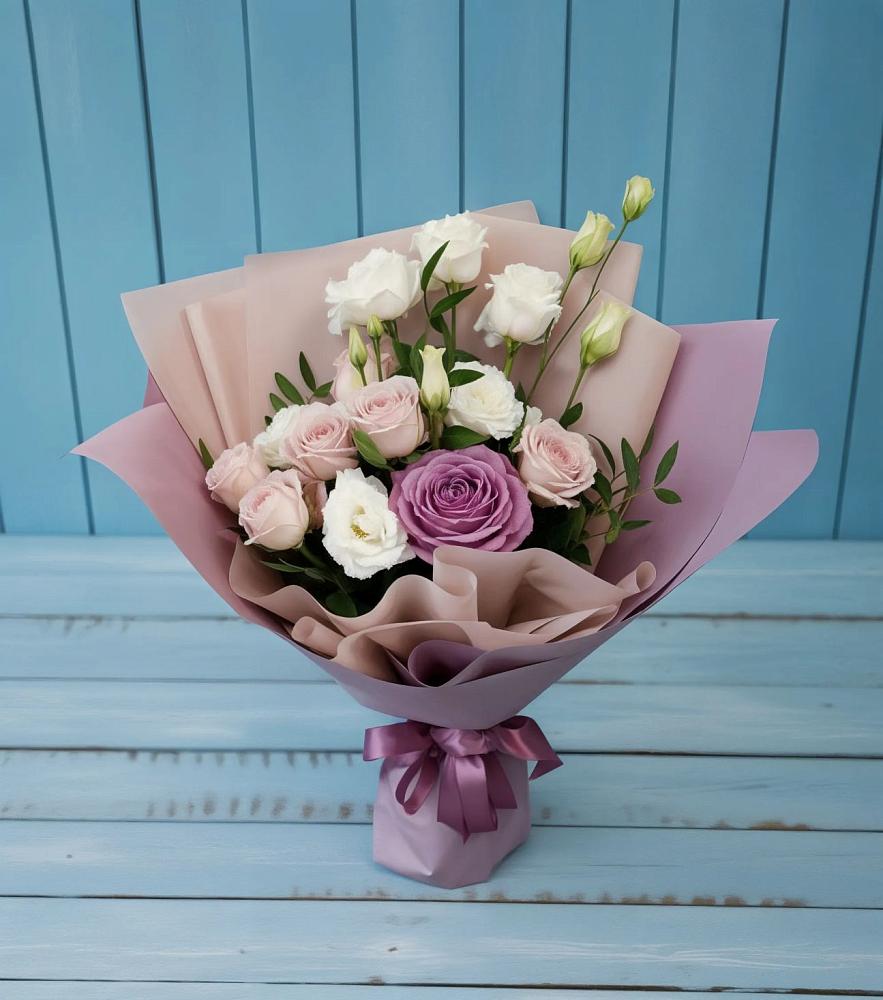 Букет цветов из: Розы и Лизиантусы в Андрее-Кургане